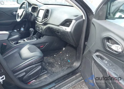 2016 Jeep Cherokee Trailhawk from USA, damaged, VIN 1C4PJMBB5GW132003